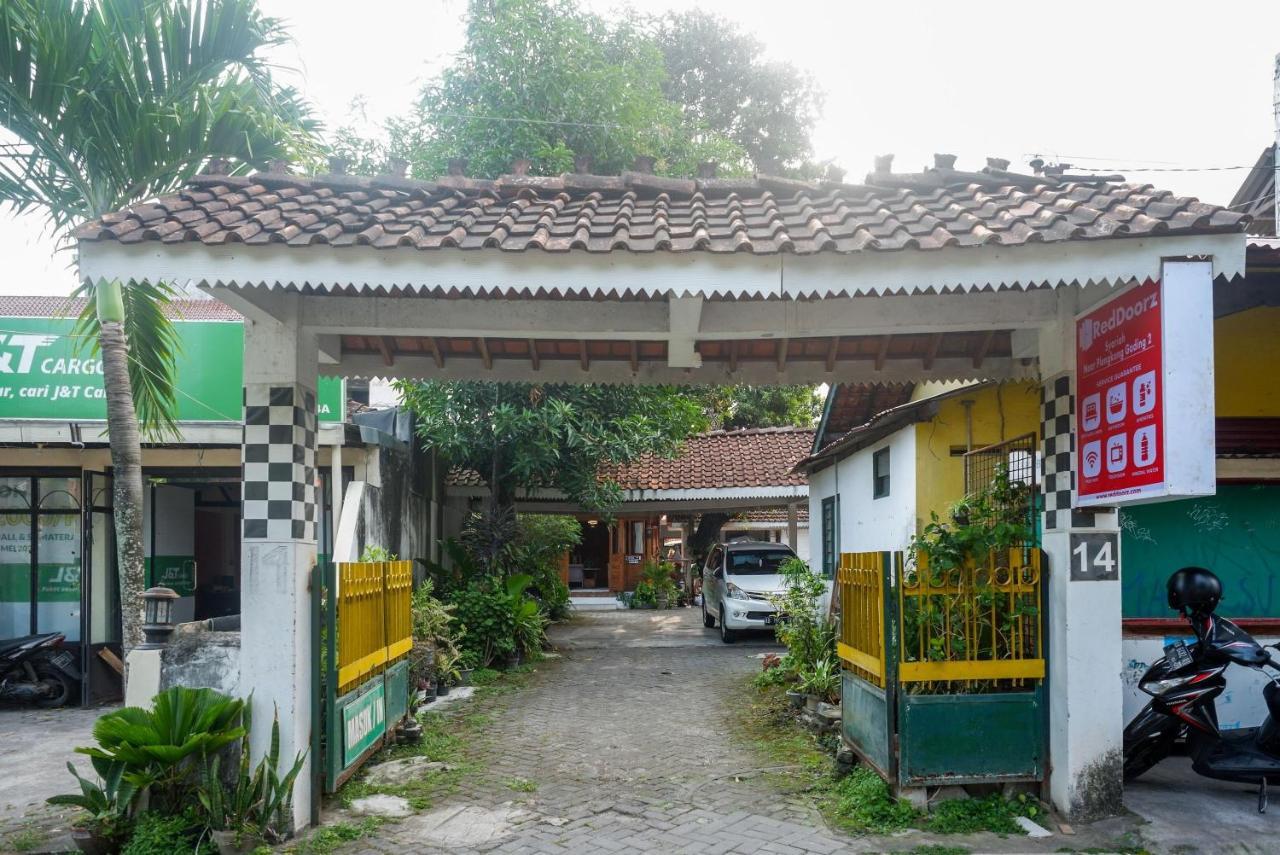 Reddoorz Syariah Near Plengkung Gading 2 Yogyakarta Exterior foto
